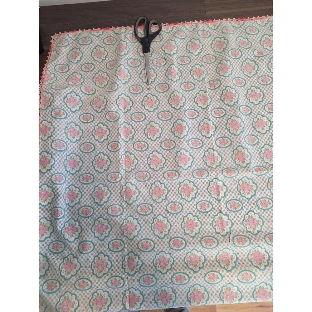 VTG Tablecloth Table Topper Square Card Table Green Pink Crochet Cottage 33